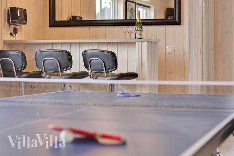 Luksushus nr. 703 til 20 personer tilbyr et stort aktivitetsrom med bl.a. biljard og dart