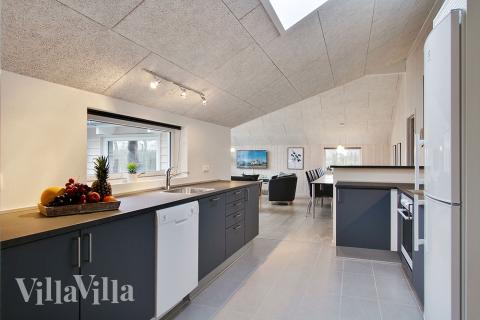 Kjøkkenet i luksushus nr. 708 er fullt utstyrt så dere lett kan lage mat til 12 personer.