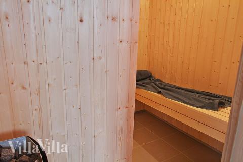 Nyt varmen i badstuen i luksushus nr. 708 til 12 personer