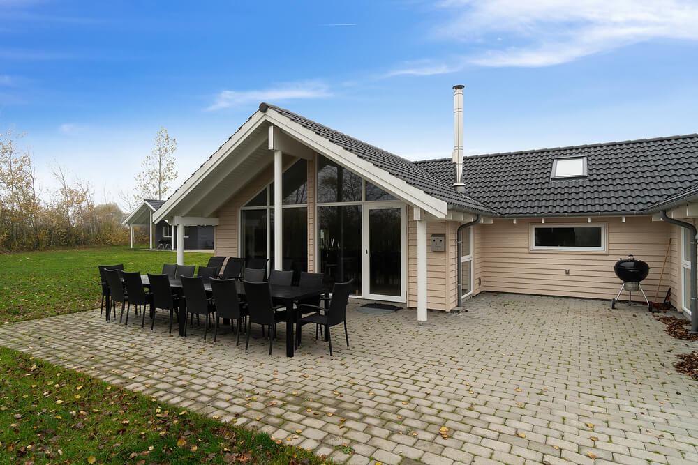 Luksushus nr. 708 har en deilig terrasse med gode hagemøbler til 12 personer.