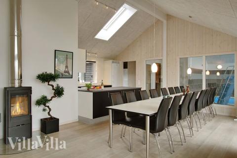 Oppholdsrom med plass til 16 i luksushus nr. 709.