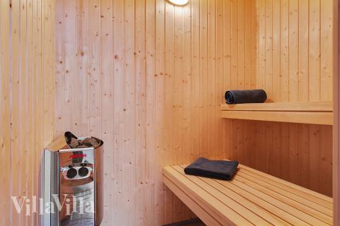 Nyt varmen i badstuen i luksushus nr. 709 til 16 personer