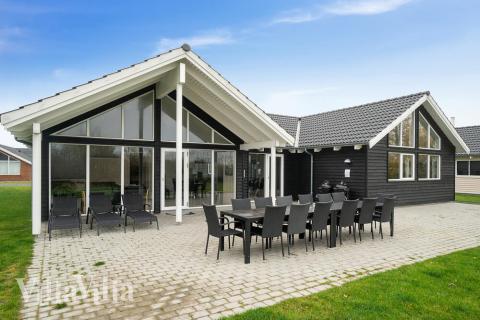 Dette lekre huset med svømmebasseng, nr. 709, med plass til 16 personer, ligger i Tyskland