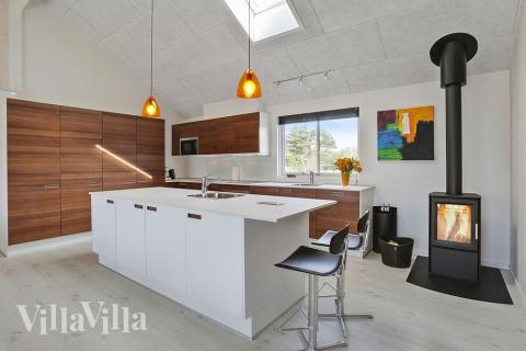 Kjøkkenet i luksushus nr. 393 er fullt utstyrt så dere lett kan lage mat til 20 personer.