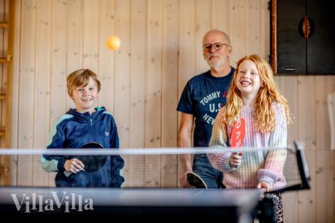 Konkurrer i feriehusets aktivitetsrom når dere besøker luksushus nr. 393 i Vestjylland.