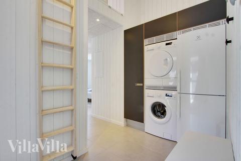 Det romslige inngangspartiet til luksushus nr. 396 i Vestjylland