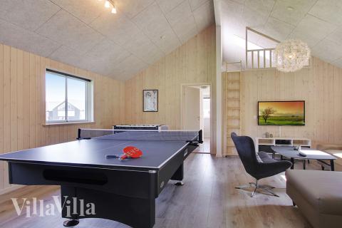 Luksushus nr. 713 til 16 personer tilbyr et stort aktivitetsrom med bl.a. biljard og dart