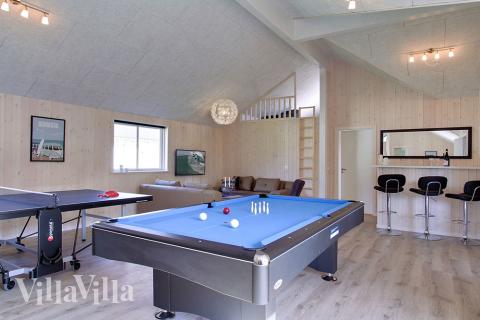 Luksushus nr. 706 til 24 personer tilbyr et stort aktivitetsrom med bl.a. biljard og dart