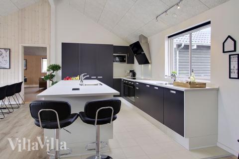 Kjøkkenet i luksushus nr. 706 er fullt utstyrt så dere lett kan lage mat til 24 personer.