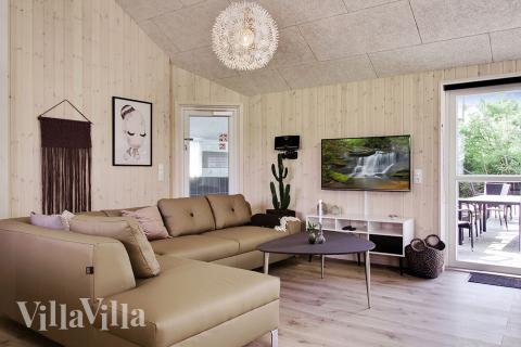 Oppholdsrom med plass til 24 i luksushus nr. 714.