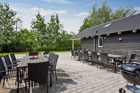 Luksushus nr. 714 har en deilig terrasse med gode hagemøbler til 24 personer.