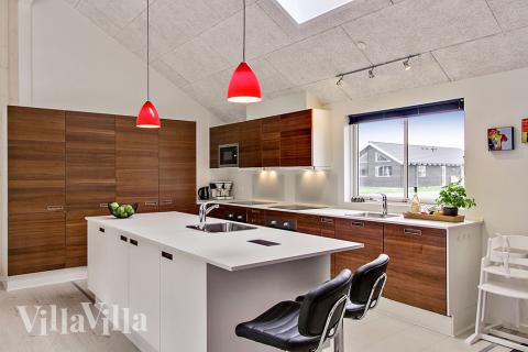 Kjøkkenet i luksushus nr. 715 er fullt utstyrt så dere lett kan lage mat til 20 personer.