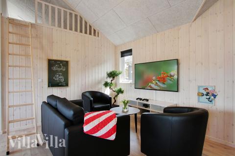 Luksushus nr. 399 til 18 personer tilbyr et stort aktivitetsrom med bl.a. biljard og dart