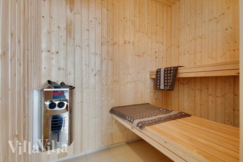 Nyt varmen i badstuen i luksushus nr. 388 til 16 personer