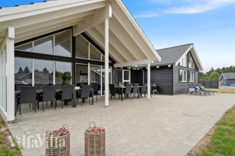 Stor terrasse i luksushus nr. 390 i Vestjylland.