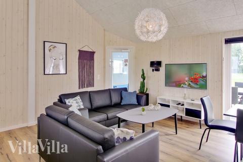 Oppholdsrom med plass til 20 i luksushus nr. 707.