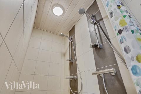 Et av badene i luksushus nr. 405