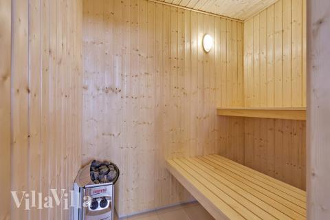 Nyt varmen i badstuen i luksushus nr. 408 til 18 personer