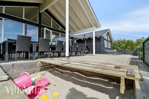 Stor terrasse i luksushus nr. 408 i Nordjylland.
