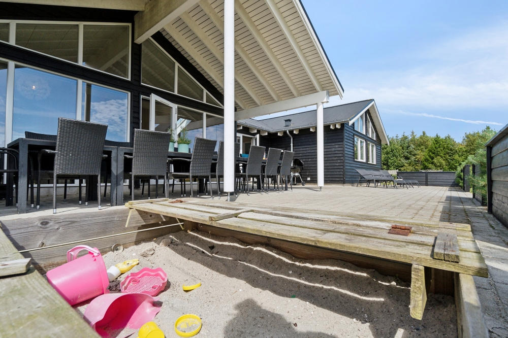 Stor terrasse i luksushus nr. 408 i Nordjylland.