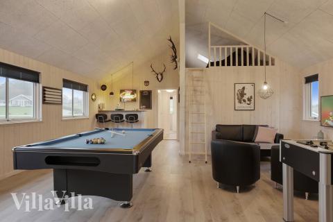 Luksushus nr. 392 til 18 personer tilbyr et stort aktivitetsrom med bl.a. biljard og dart