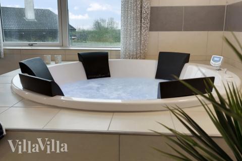 Nyt varmen i boblebadet i luksushus nr. 392 i Fyn og øyer