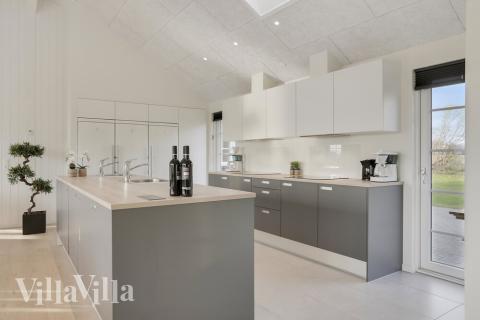 Kjøkkenet i luksushus nr. 415 er fullt utstyrt så dere lett kan lage mat til 26 personer.