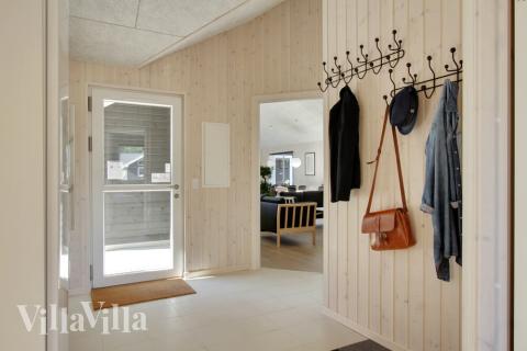 Det romslige inngangspartiet til luksushus nr. 410 i Nordsjælland