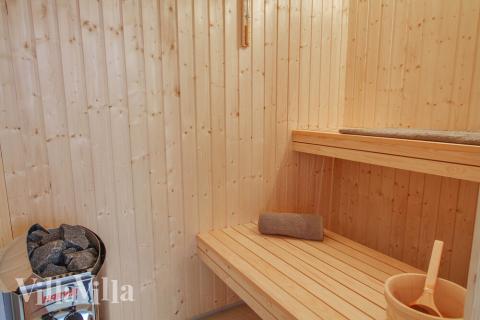 Nyt varmen i badstuen i luksushus nr. 409 til 18 personer