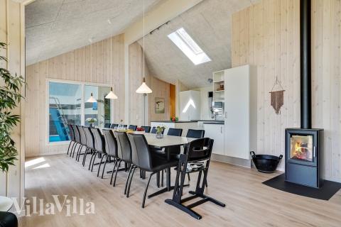 Oppholdsrom med plass til 16 i luksushus nr. 416.