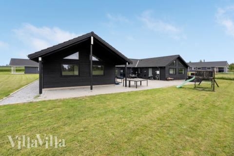 Stor terrasse i luksushus nr. 403 i Lolland/Falster/Møn.