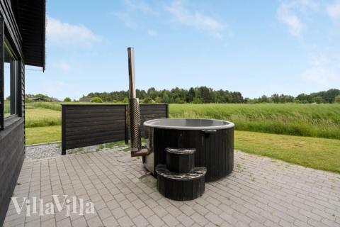 I tillegg til alle aktivitetsmulighetene i husets bassengavdeling, tilbyr også luksushus nr. 403 mengder av utendørsaktiviteter