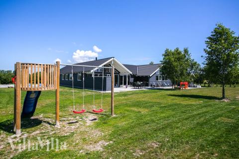 Stort utvalg av utendørsaktiviteter ved luksushus nr. 413 i Lolland/Falster/Møn.