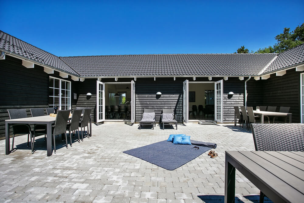 Luksushus nr. 419 har en deilig terrasse med gode hagemøbler til 24 personer.