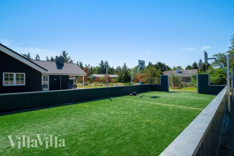 I tillegg til alle aktivitetsmulighetene i husets bassengavdeling, tilbyr også luksushus nr. 412 mengder av utendørsaktiviteter