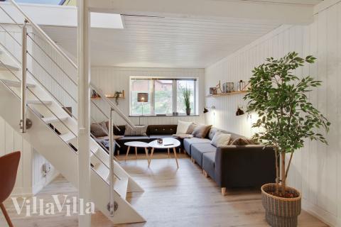 Oppholdsrom med plass til 28 i luksushus nr. 423.