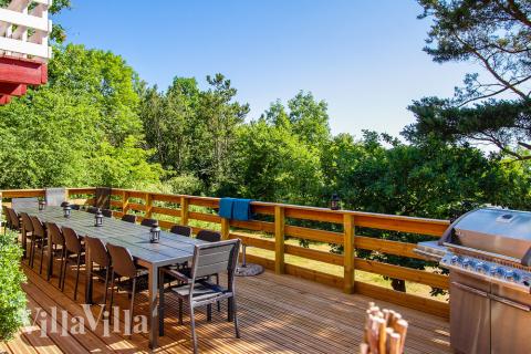 Stor terrasse i luksushus nr. 423 i Østjylland.