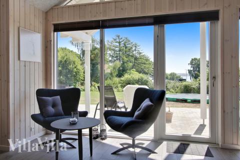 Oppholdsrom med plass til 16 i luksushus nr. 421.