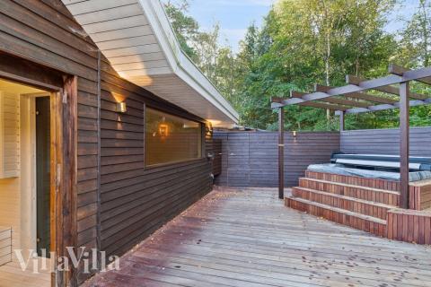 Dette lekre huset med svømmebasseng, nr. 414, med plass til 22 personer, ligger i Nordsjælland