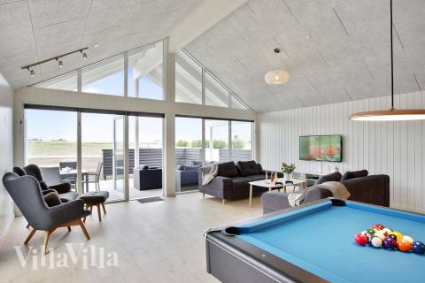 Luksushus nr. 430 til 30 personer tilbyr et stort aktivitetsrom med bl.a. biljard og dart