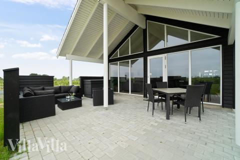 Stor terrasse i luksushus nr. 430 i Fyn og øyer.