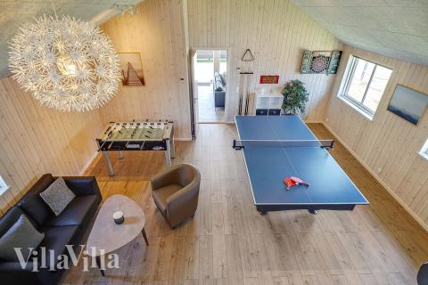 I tillegg til alle aktivitetsmulighetene i husets bassengavdeling, kan du også spille biljard, bordtennis og dart i luksushus nr. 716