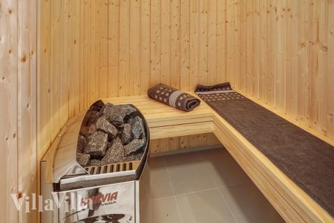 Nyt varmen i badstuen i luksushus nr. 722 til 10 personer