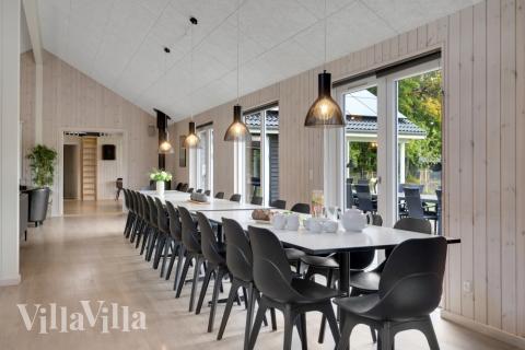 Oppholdsrom med plass til 30 i luksushus nr. 438.