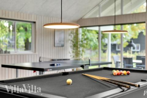 Luksushus nr. 438 til 30 personer tilbyr et stort aktivitetsrom med bl.a. biljard og dart