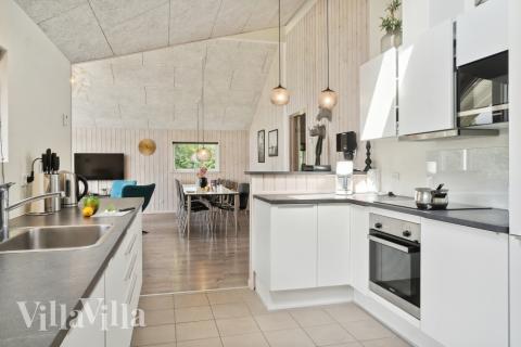 Kjøkkenet i luksushus nr. 427 er fullt utstyrt så dere lett kan lage mat til 14 personer.