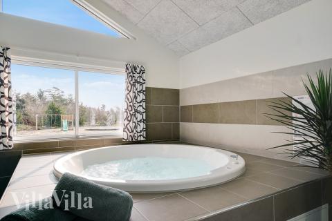 Nyt varmen i boblebadet i luksushus nr. 439 i Nordjylland