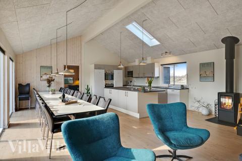 Oppholdsrom med plass til 24 i luksushus nr. 439.