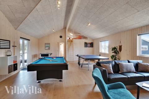 I tillegg til alle aktivitetsmulighetene i husets bassengavdeling, kan du også spille biljard, bordtennis og dart i luksushus nr. 439