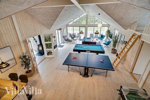 Luksushus nr. 431 til 30 personer tilbyr et stort aktivitetsrom med bl.a. biljard og dart